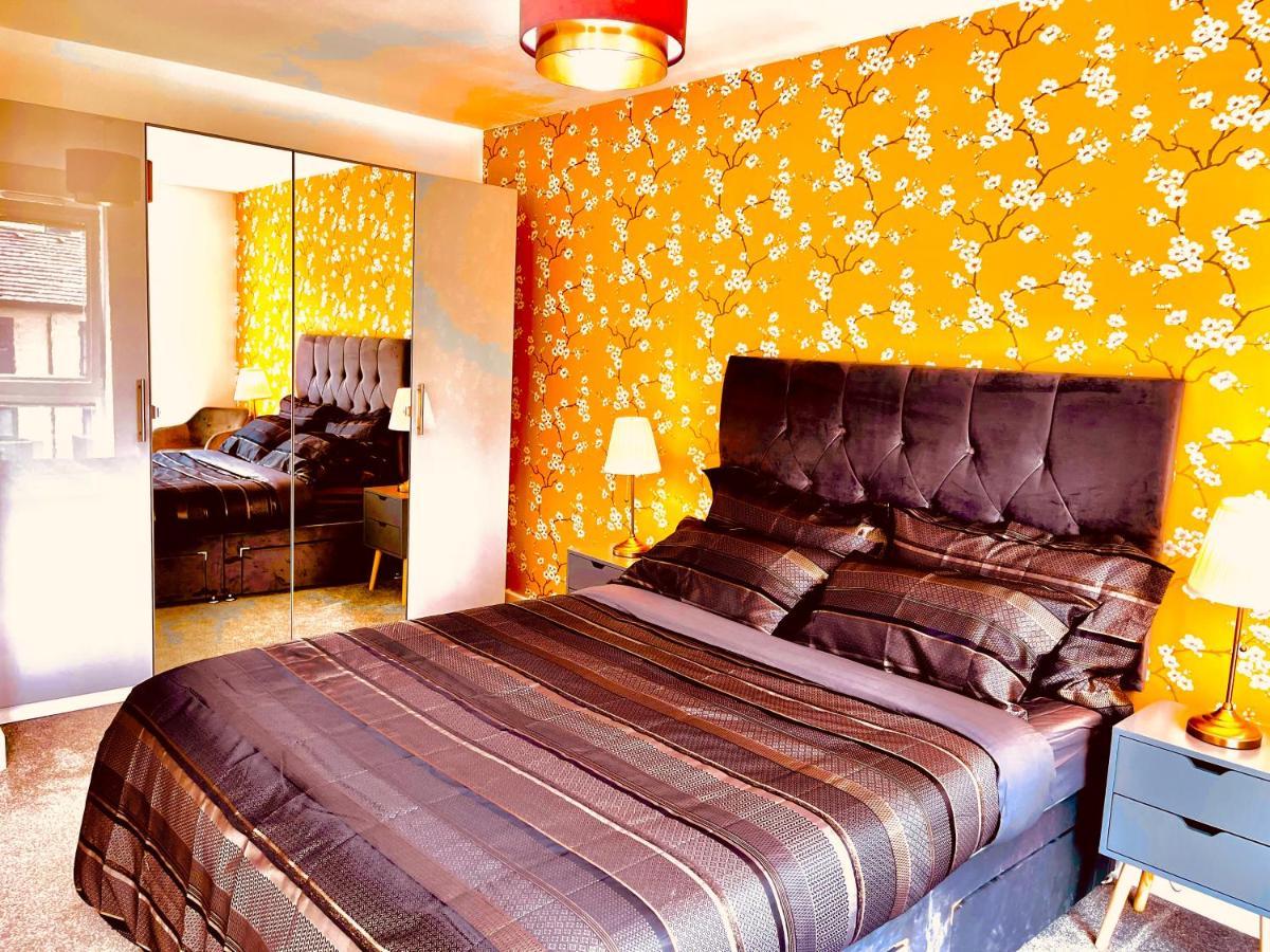 Modern Townhouse, Sleeps 4 With Parking Apartment Wakefield Exterior foto